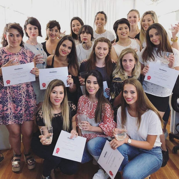 Aprender maquillaje profesional en escuela frumboli