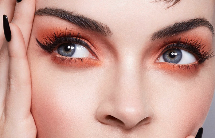 Winged eyes: perfecciona tu técnica para delinear | Consejos y Tips |  Revista de Maquillaje y Pelo | Bettina Frumboli