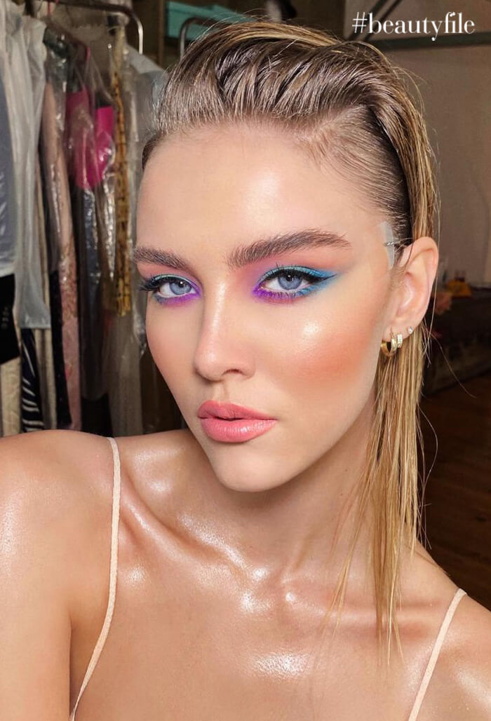 Tendencia de maquillaje makeup looks ultra coloridos con peinado Tendencia de maquillaje makeup looks ultra coloridos