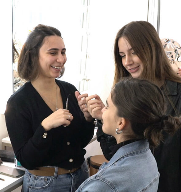 Estudiar la Carrera de Maquillaje Profesional - Alumnas de la Escuela